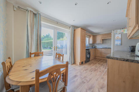 1353167-5-68d53e0...