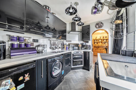 1364800-11-68ee30...