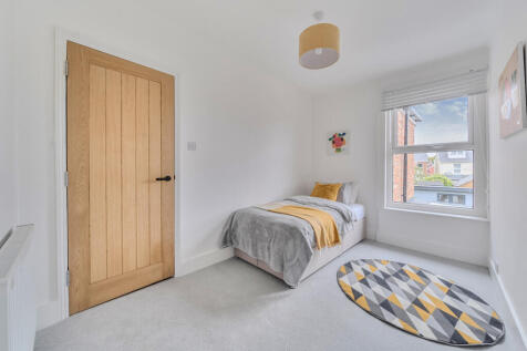 1365125-10-68e8d1...