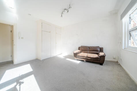 1373625-12-68fb79...