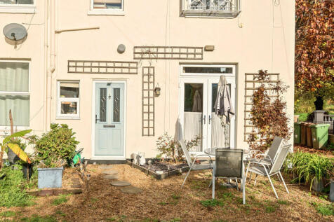 1371403-7-68f7528...