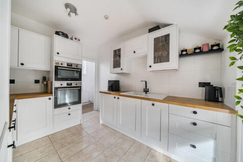 1371926-4-68f798a...