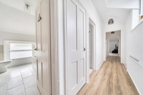 1371926-11-68f79a...