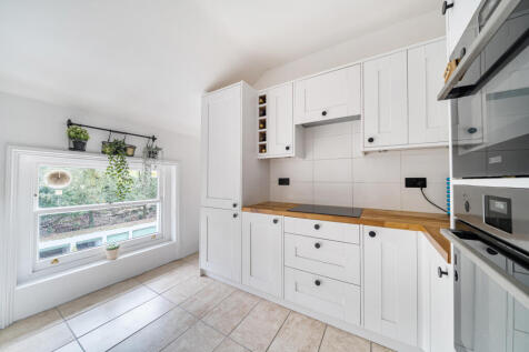 1371926-3-68f798a...