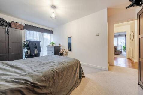 1382675-17-691e08...