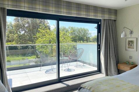 Bed One Balcony