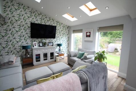 Lounge Area (2)