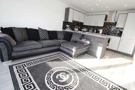 LIVING / KITCHEN