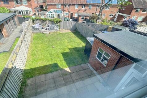Rear Garden2