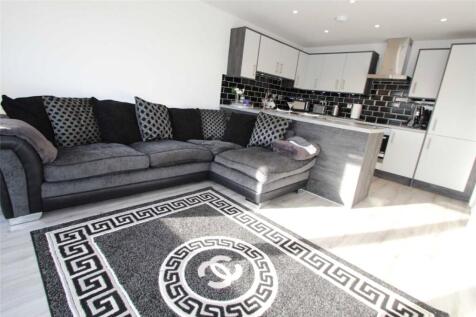 LIVING / KITCHEN