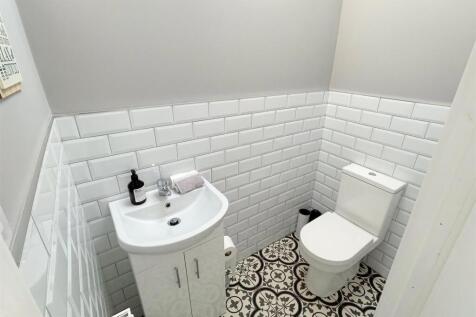 Cloakroom/Wc