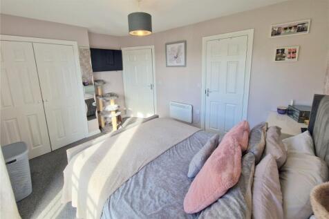 Bedroom One (2)