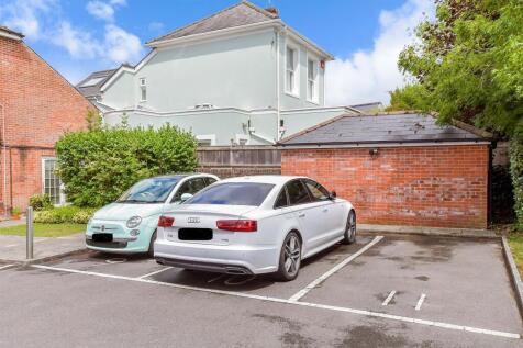 Driveway/Parking 1