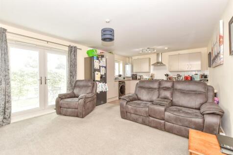 Lounge/Kitchen