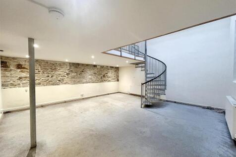 Living Area.jpg