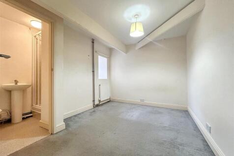 Bedroom with En Suite.jpg