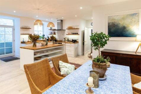 Living Dining.jpg