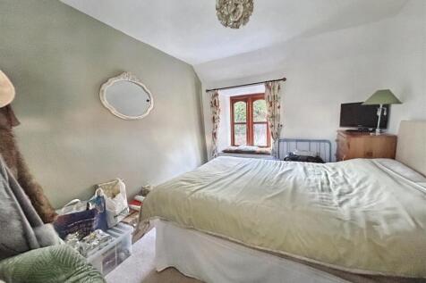 bed 1.jpg