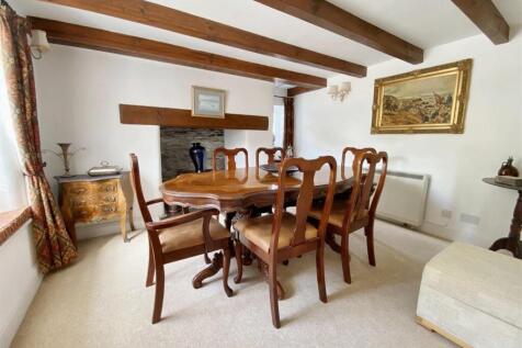 Dining room.jpg