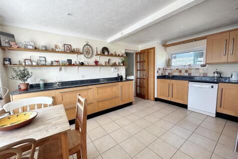 kitchen 3.jpg