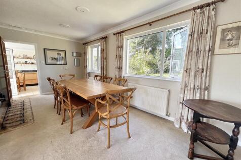 dining room.jpg