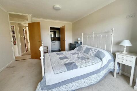 bedroom double.jpg