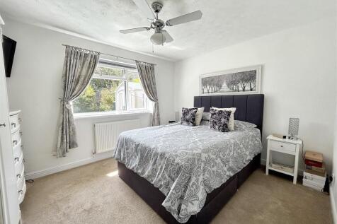 Master bedroom.jpg