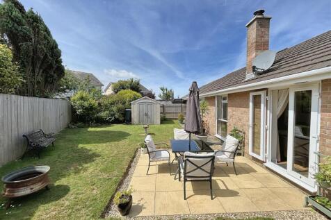 Rear garden 2.jpg