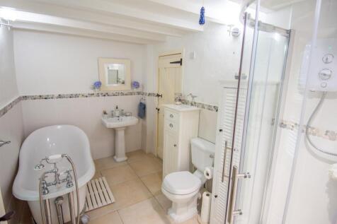 0825_02 - Rose Barn, Tregony, TR2 5SE (40).jpg