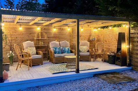 Rear Garden Room.jpg