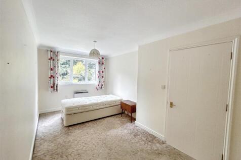 Master Bedroom.jpg