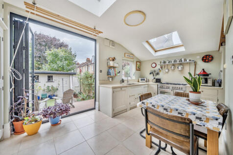 1360291-6-68de848...