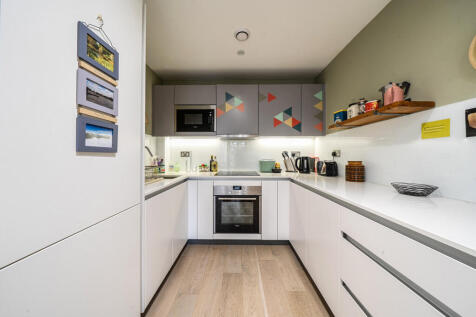 1365843-16-68f111...