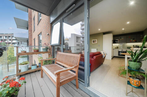 1365843-5-68f1119...