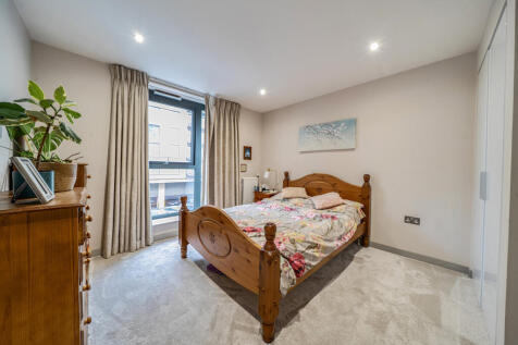 1365843-21-68f111...