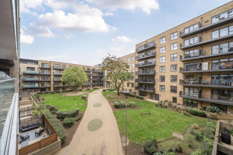 1365843-4-68f1119...