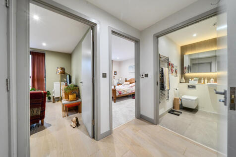 1365843-18-68f111...