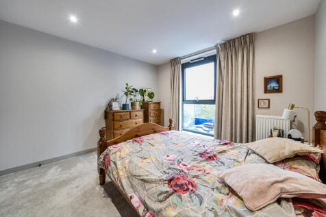 1365843-19-68f111...