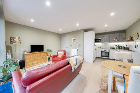 1365843-8-68f111a...