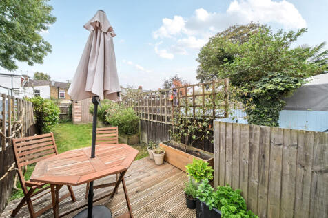 1363015-6-68e6458...