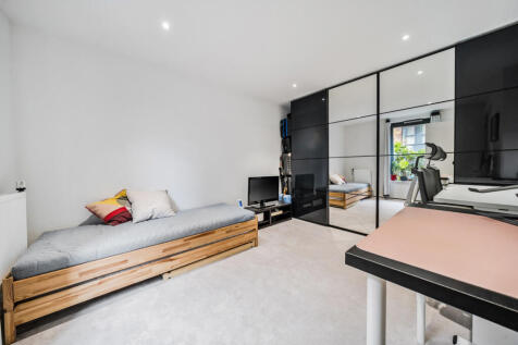 1377085-4-6911cb5...