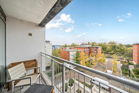 1373472-11-68ff5f...