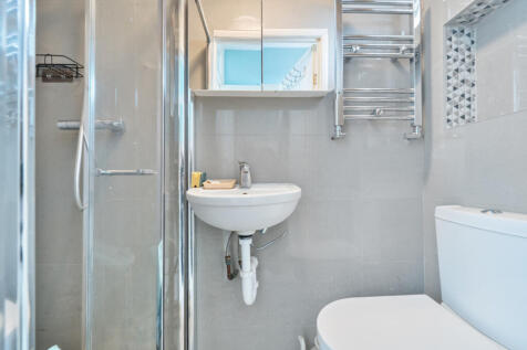 1295775-20-682c6a...