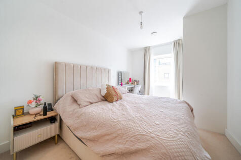 1301674-12-6839bd...