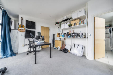 1343756-10-68ada9...