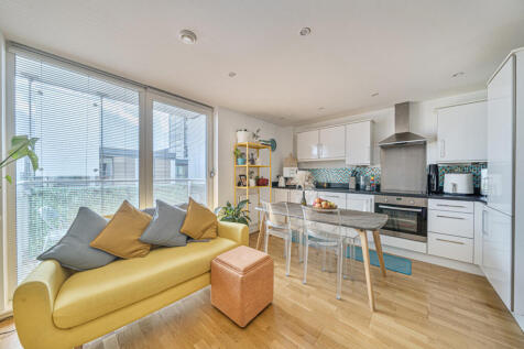 1349750-5-68c437f...