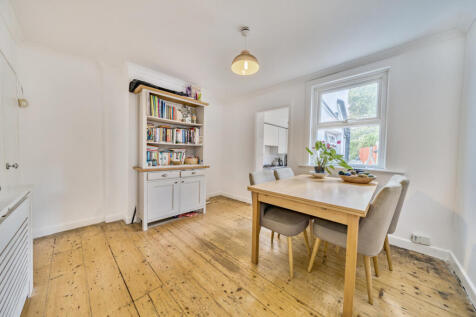 1349753-11-68b9a0...