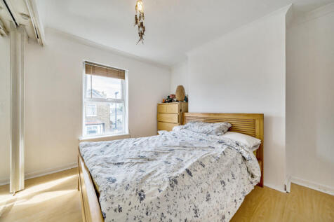 1349753-21-68b9a1...