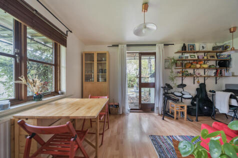 1374019-5-69049ea...