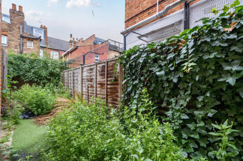 1369025-11-68ee3a...